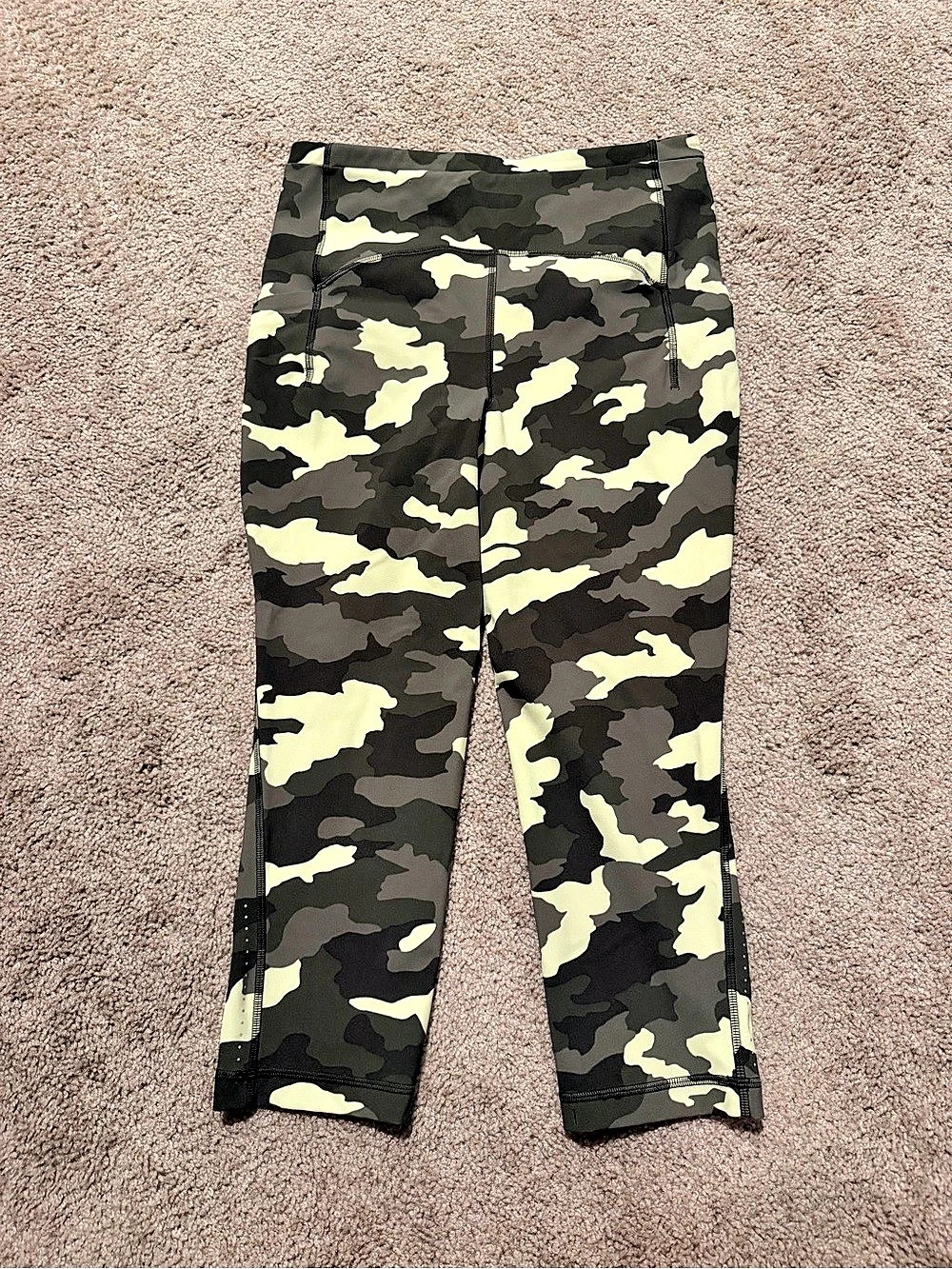 lululemon Swift Speed High-Rise Crop 21" Camo Leggings Size 8